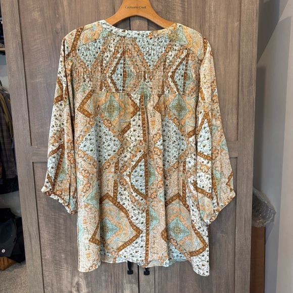 Rose and Olive 1X Top Tunic V Neck Button Down Smocking Boho - Picture 2 of 10